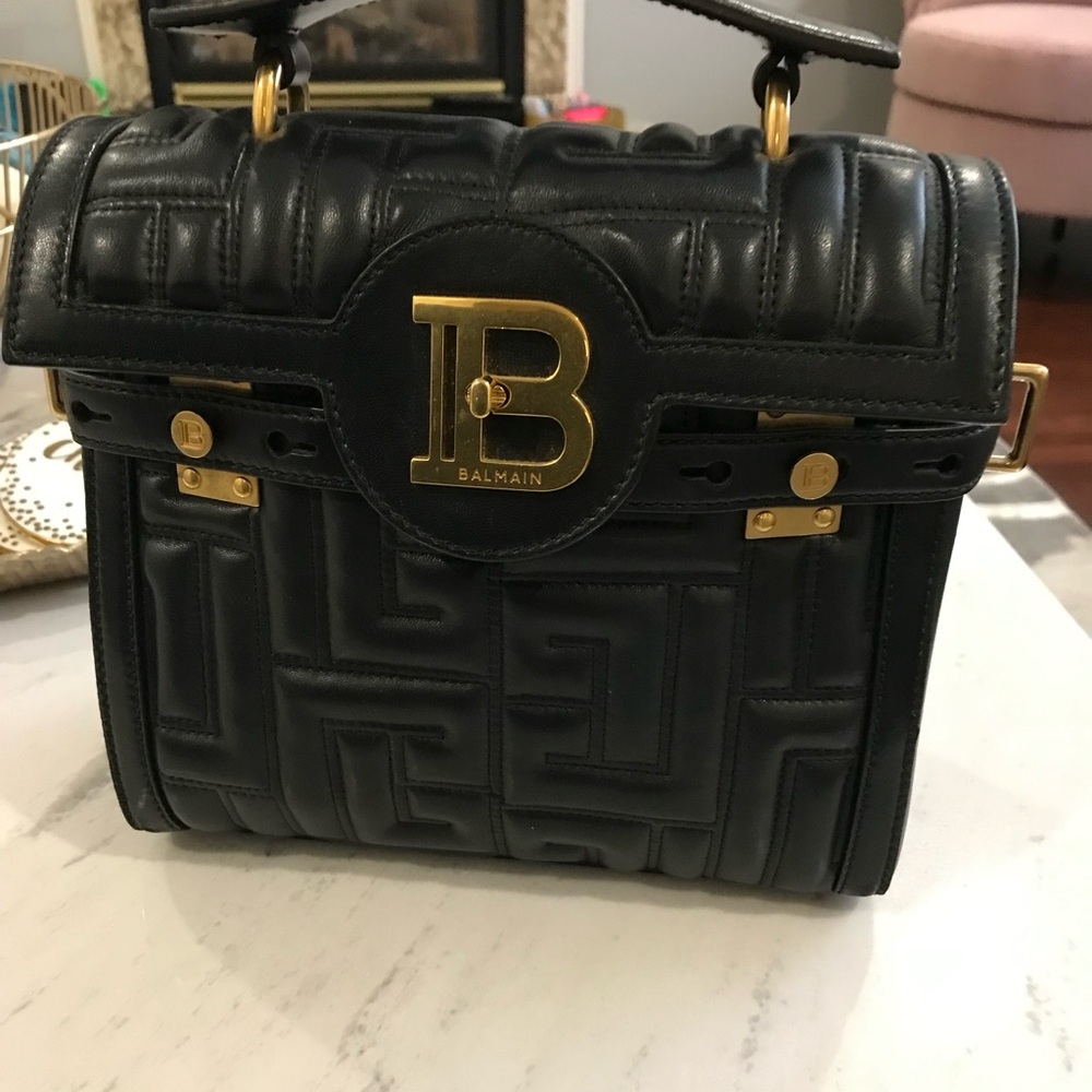 Balmain
B-Buzz 23 leather bag Black and Gold Quilted Shoulder Bag - Picture 13 of 15